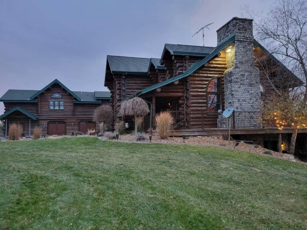 218 Painting and Log Home Restoration in Minnesota