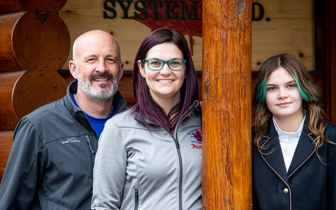 The Reid Family, Log Home Experts from Norlog Building Systems in Canada